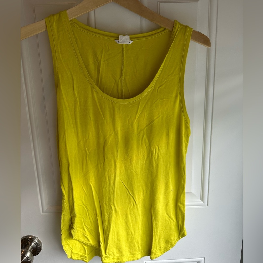 Club Monaco cotton tank in lime!